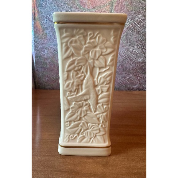 Vintage Hummingbird vase by Lenox - Picture 9 of 10